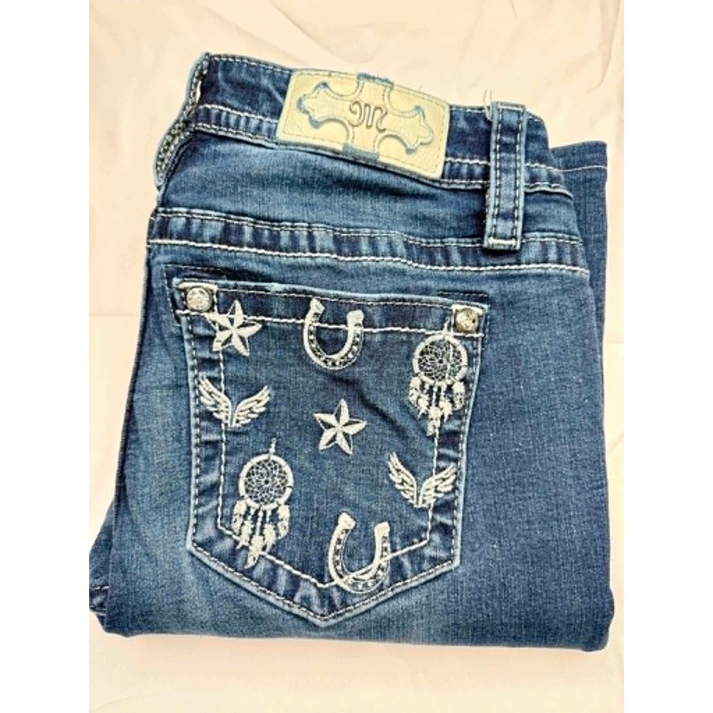 Miss Me 28 x 29 Women's Embroidered Dreamcatcher Horseshoe Jeans Medium Wash
